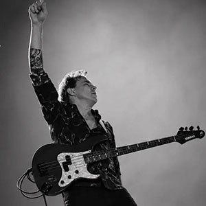 Mike, bass